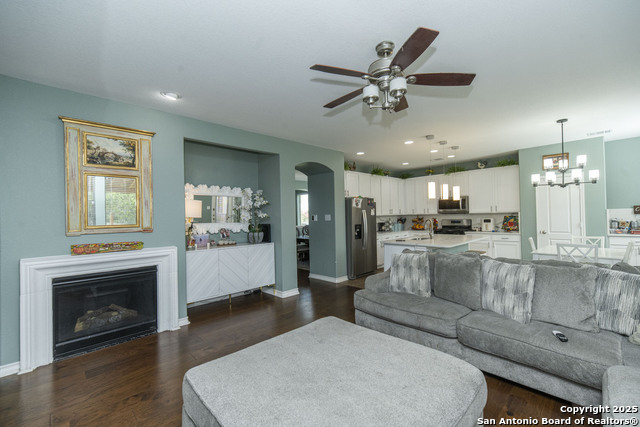 Image 23 of 49 For 23503 Woodlawn Rdg
