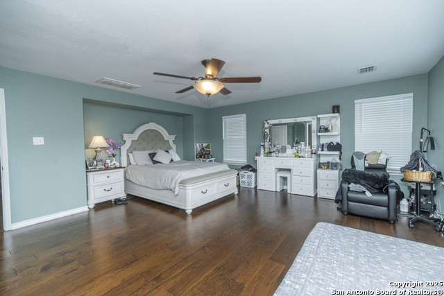 Image 25 of 49 For 23503 Woodlawn Rdg