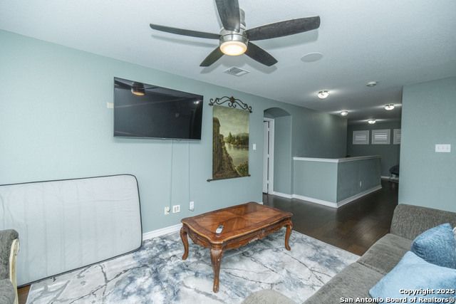 Image 37 of 49 For 23503 Woodlawn Rdg