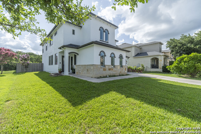 Image 4 of 49 For 23503 Woodlawn Rdg