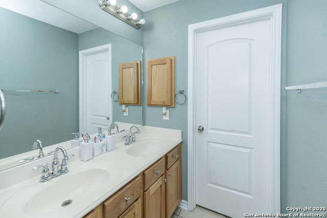 Image 41 of 49 For 23503 Woodlawn Rdg