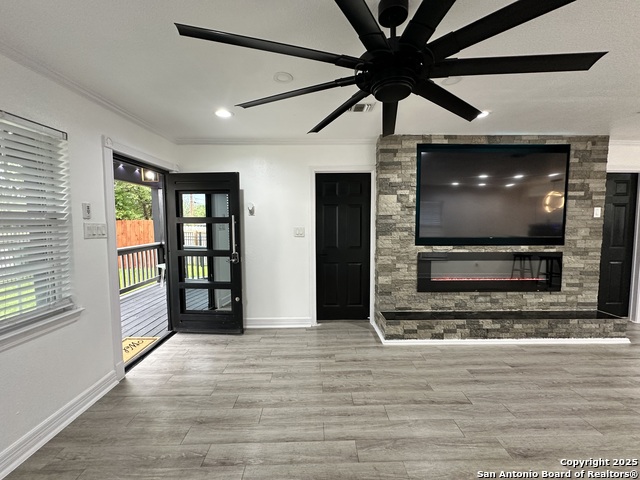 Listing photo id 28 for 727 Erline  