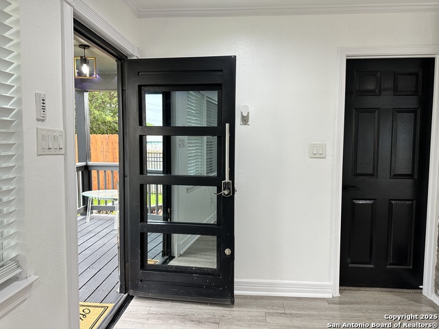 Listing photo id 29 for 727 Erline  