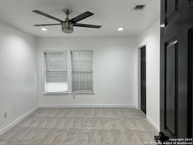 Listing photo id 30 for 727 Erline  