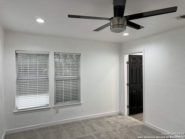 Listing photo id 32 for 727 Erline  