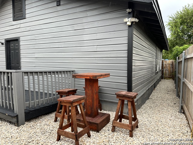 Listing photo id 53 for 727 Erline  