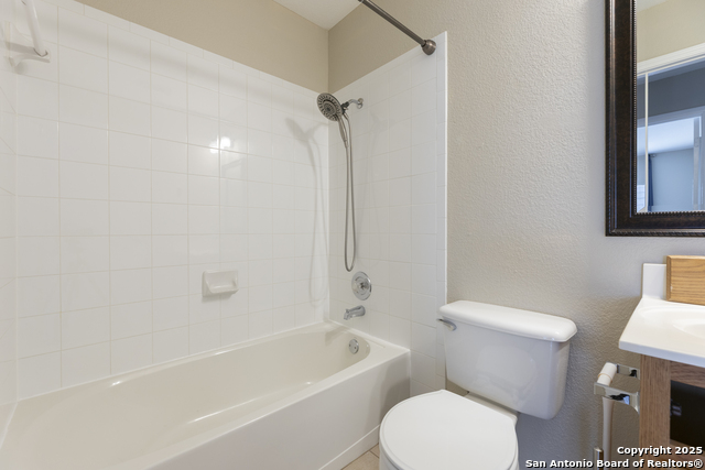 Listing photo id 11 for 8234 Campanario
