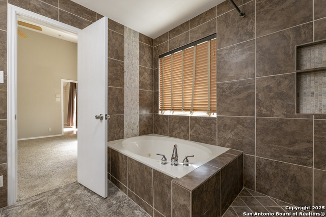 Listing photo id 13 for 8234 Campanario