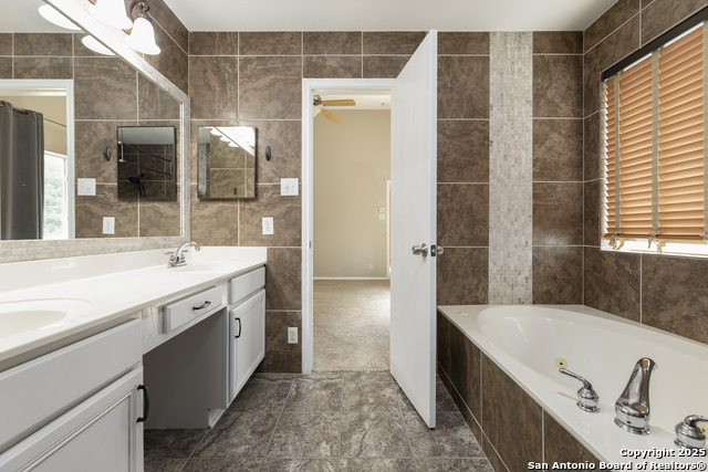 Listing photo id 14 for 8234 Campanario