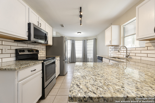 Listing photo id 3 for 8234 Campanario