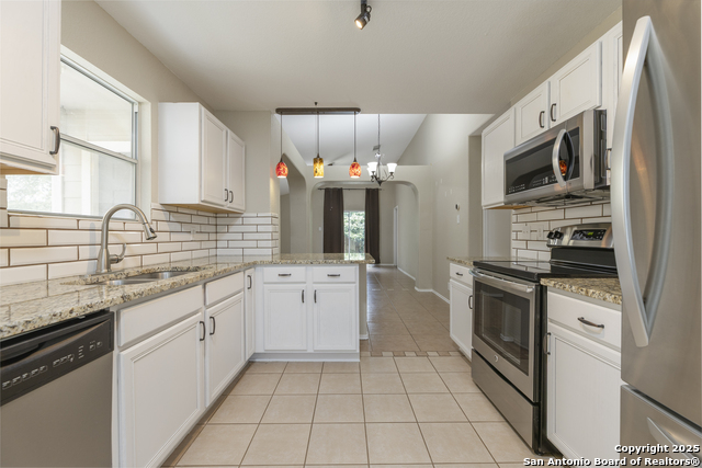 Listing photo id 4 for 8234 Campanario