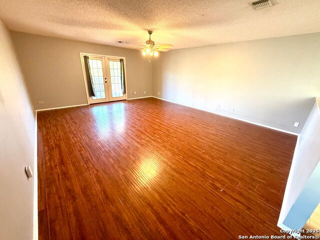 Listing photo id 19 for 11578 Rousseau St 7