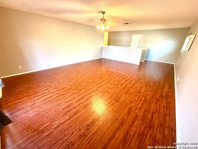Listing photo id 20 for 11578 Rousseau St 7