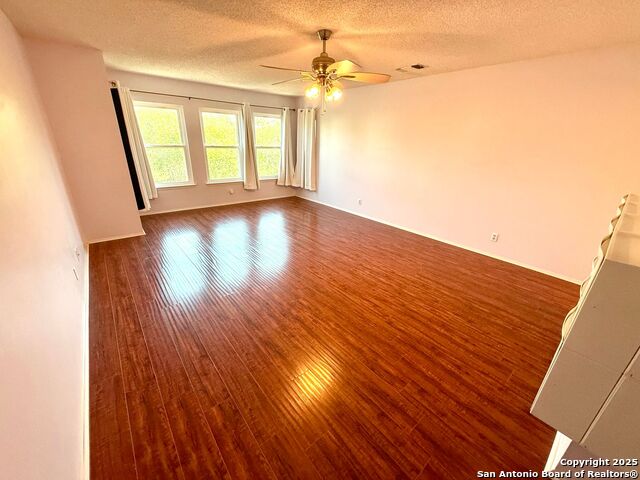 Listing photo id 25 for 11578 Rousseau St 7