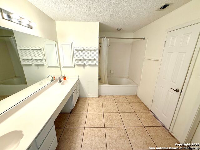 Listing photo id 29 for 11578 Rousseau St 7
