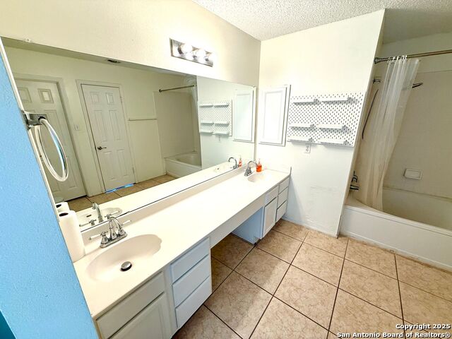 Listing photo id 30 for 11578 Rousseau St 7