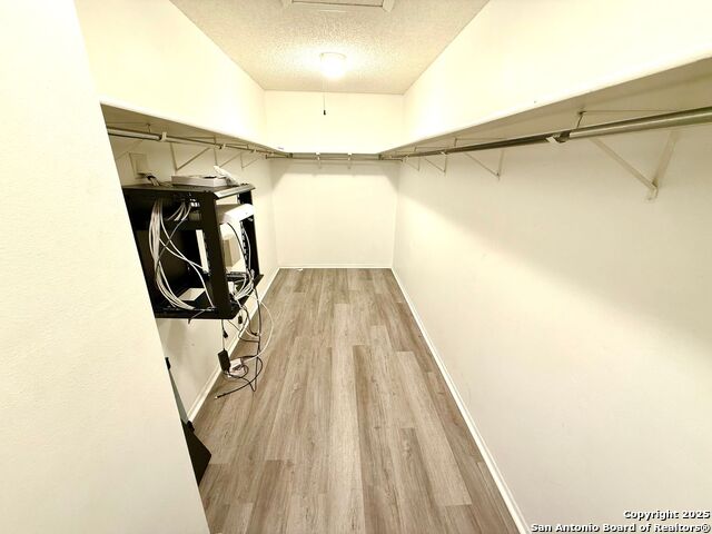 Listing photo id 31 for 11578 Rousseau St 7