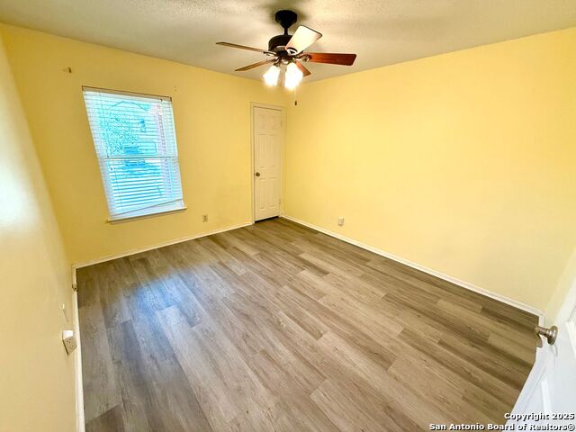 Listing photo id 32 for 11578 Rousseau St 7