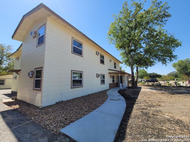 Image 2 of 19 For 236 Senisa  