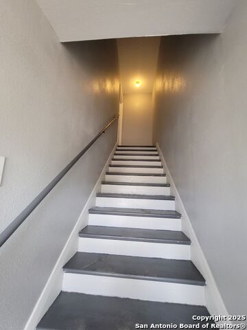 Image 3 of 19 For 236 Senisa  