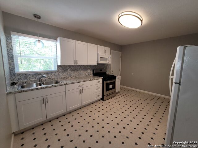 Image 9 of 19 For 236 Senisa  