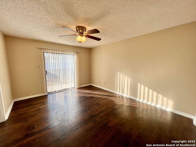 Image 10 of 19 For 4545 Hoeneke St  103