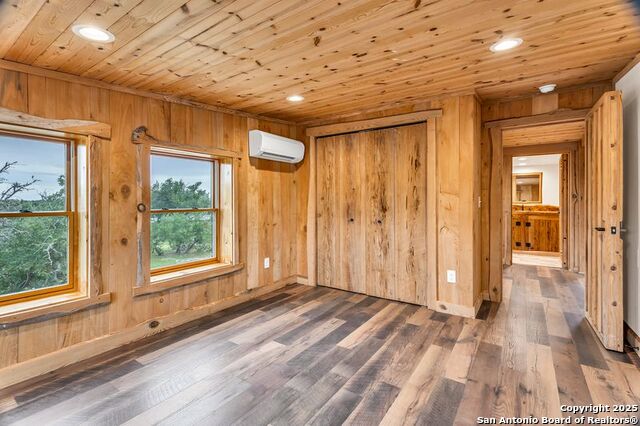 Listing photo id 10 for 700 Ledgerock