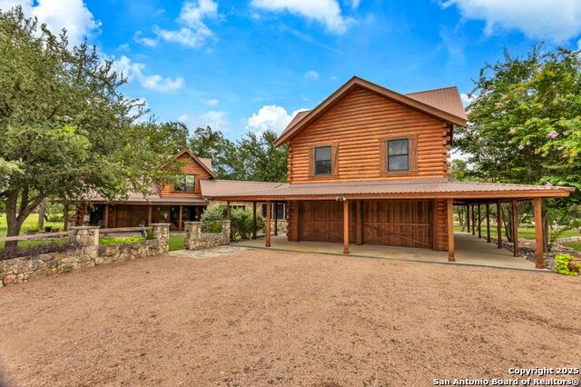 Listing photo id 14 for 700 Ledgerock