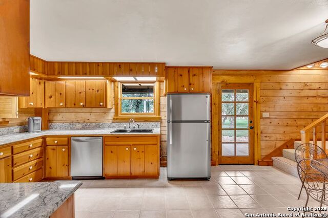 Listing photo id 19 for 700 Ledgerock