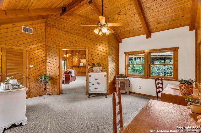Listing photo id 25 for 700 Ledgerock