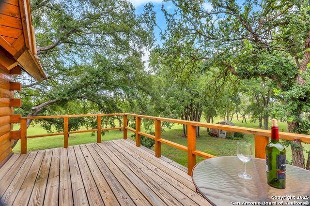 Listing photo id 30 for 700 Ledgerock