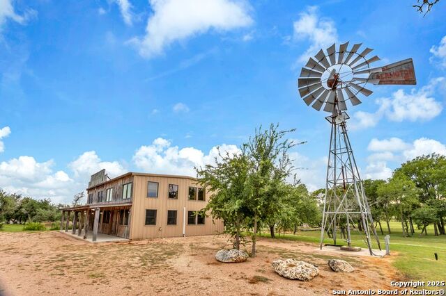 Listing photo id 34 for 700 Ledgerock