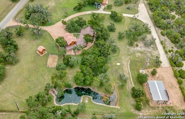Listing photo id 4 for 700 Ledgerock