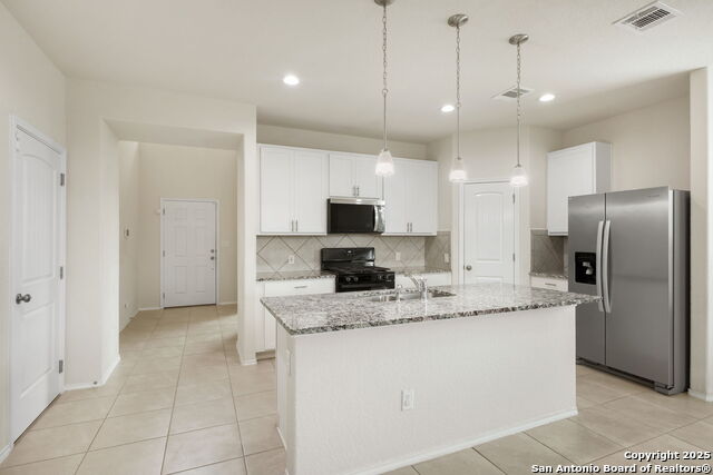 Listing photo id 8 for 14438 Costa Leon