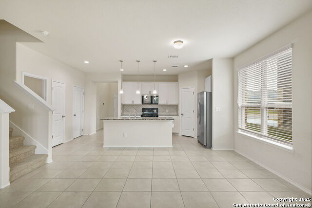 Listing photo id 9 for 14438 Costa Leon