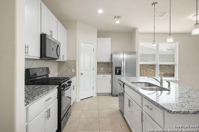 Listing photo id 12 for 14438 Costa Leon