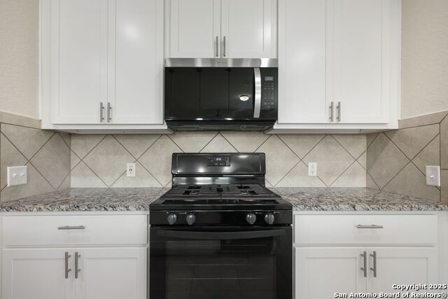 Listing photo id 14 for 14438 Costa Leon