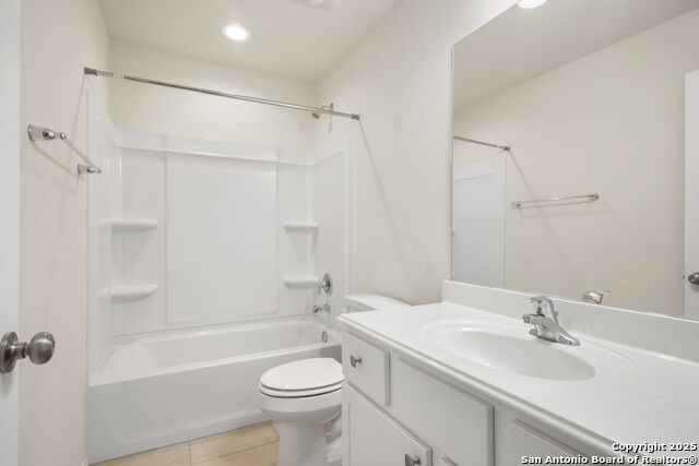 Listing photo id 27 for 14438 Costa Leon