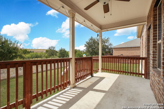 Listing photo id 31 for 14438 Costa Leon