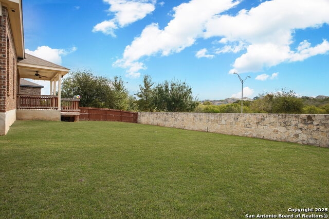 Listing photo id 32 for 14438 Costa Leon