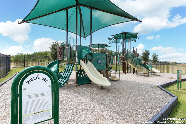 Listing photo id 42 for 14438 Costa Leon