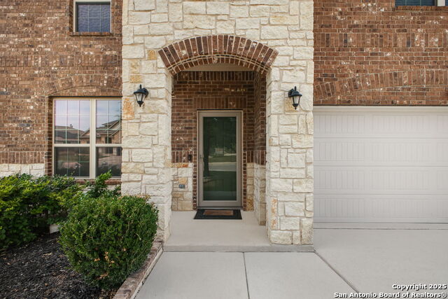 Listing photo id 3 for 14438 Costa Leon