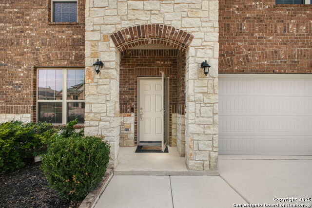 Listing photo id 4 for 14438 Costa Leon