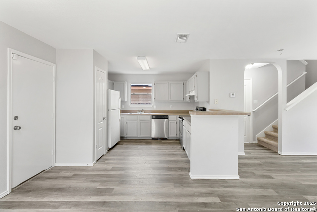 Image 8 of 26 For 9538 Beau