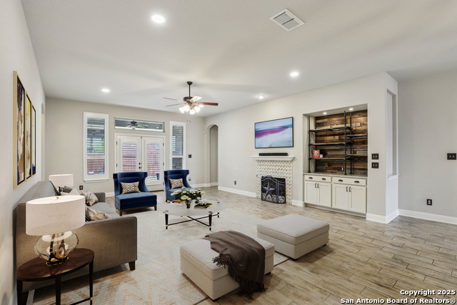 Image 16 of 52 For 1073 Stone Crossing