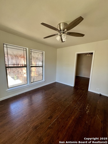 Listing photo id 1 for 2121 Tampico