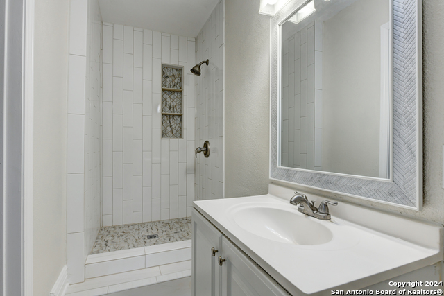 Image 19 of 38 For 1932 Huisache W