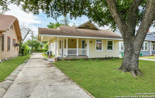 Image 2 of 38 For 1932 Huisache W