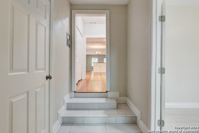 Image 21 of 38 For 1932 Huisache W