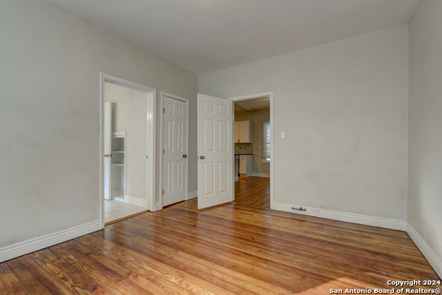 Image 30 of 38 For 1932 Huisache W